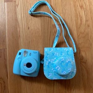 Brand new Polaroid and case set!